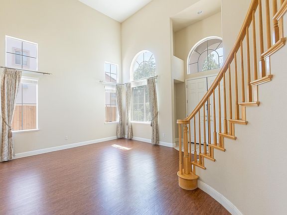 3rd image of 34453 Willow Ln