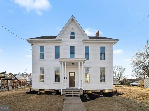35 N Franklin St, Waynesboro, PA 17268