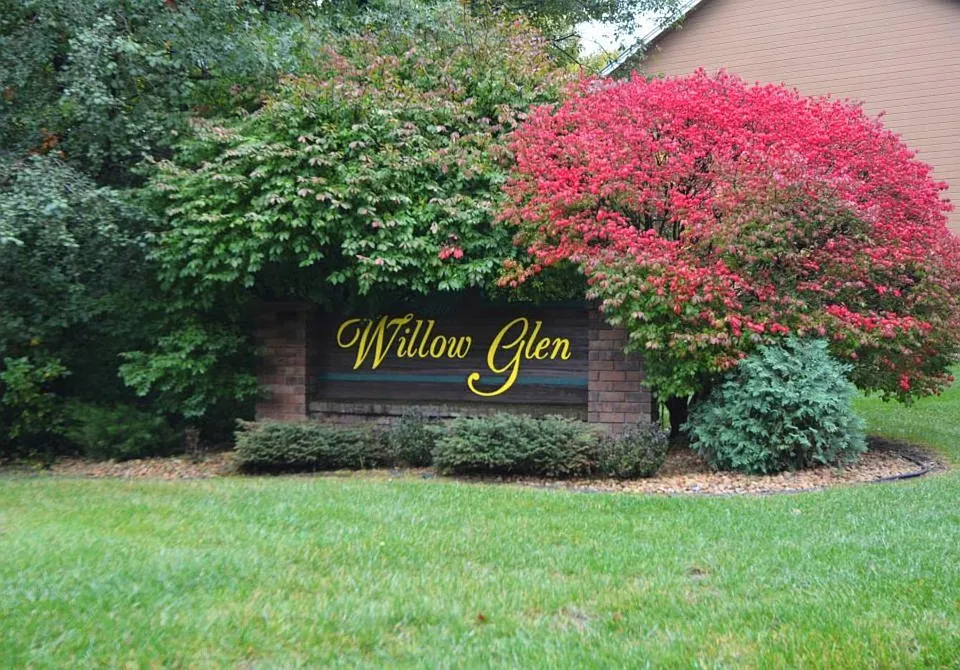 5740 Willow Trl