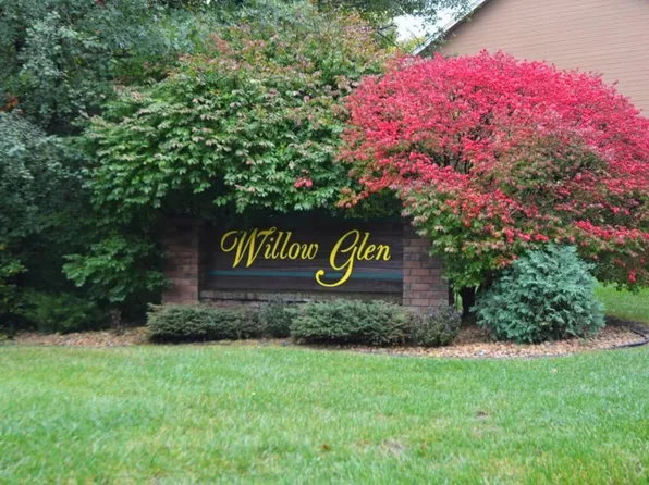 5740 Willow Trl, Shoreview, MN 55126
