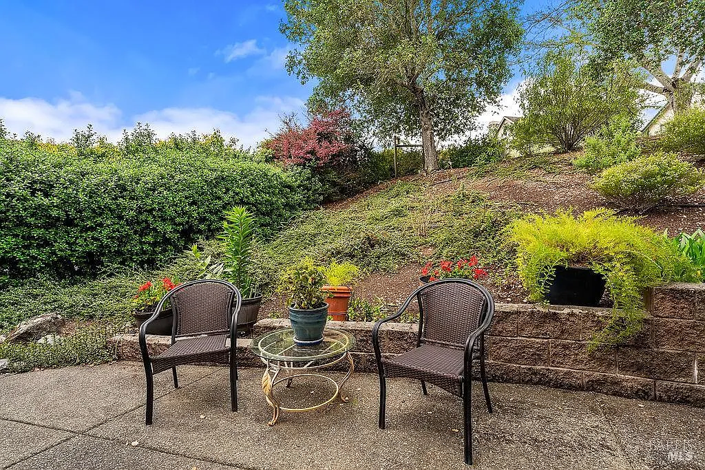 6252 Meadowstone Drive - Photo 6