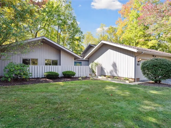 674-10 Fairington Ln #16-K, Aurora, OH 44202