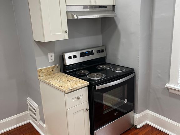 3rd image of 3 Parkwood Pl #1
