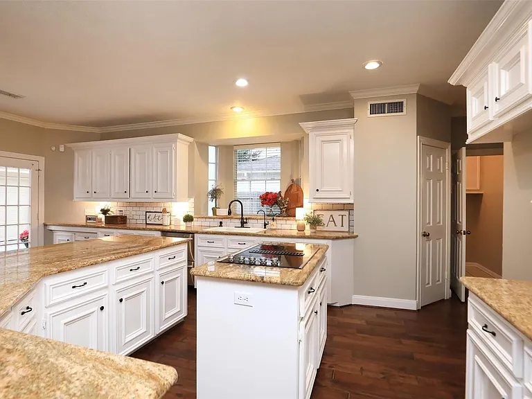 7906 Tizerton Ct — Photo 24