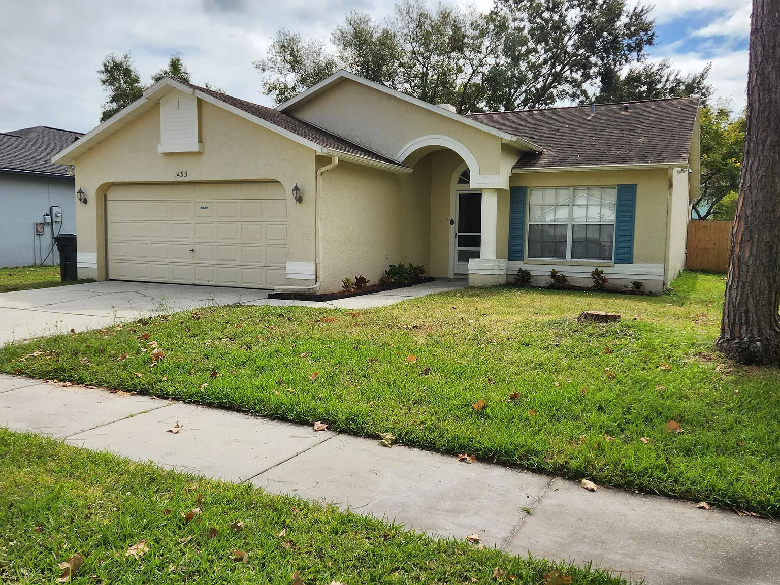 3 bed, 1270 sqft, $2,095 — Photo 1