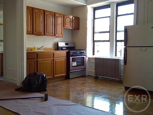 Rented by EXR | media 33