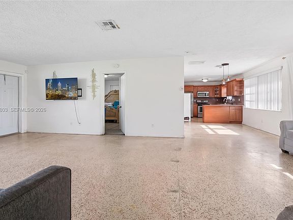 5th image of 17530 NW 27th Ct