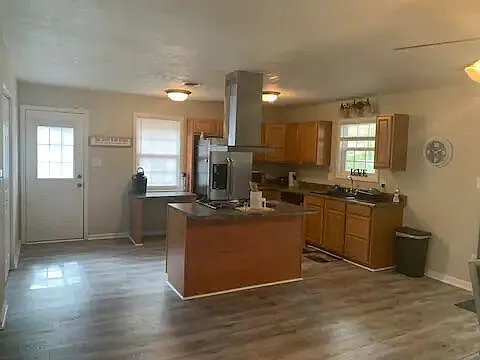 327 Oak Lake Dr — Photo 5