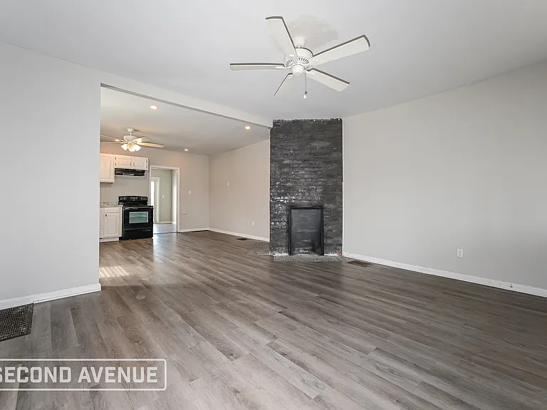 308 Lea St — Photo 3