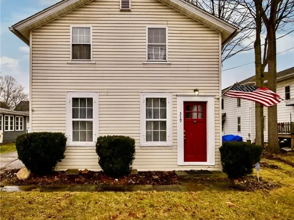 319 Locust St S, Canal Fulton, OH 44614