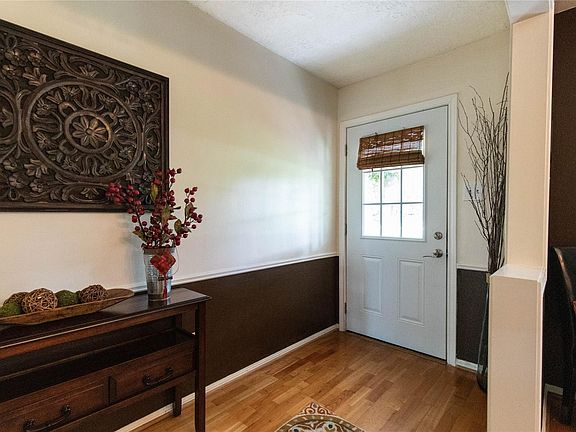 5th image of 2137 Melanie Ln