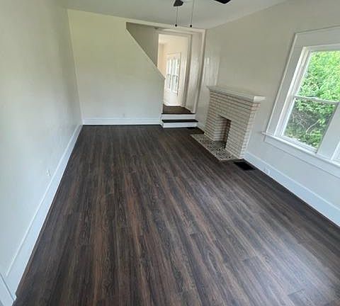 4th image of 3933 Huston Ave