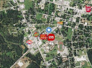 512 S 17th St, West Columbia, TX 77486