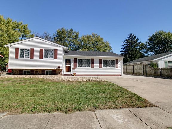3rd image of 984 Revere Dr