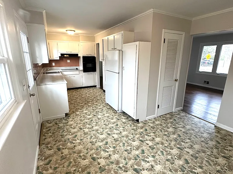 700 Surf Ave — Photo 11