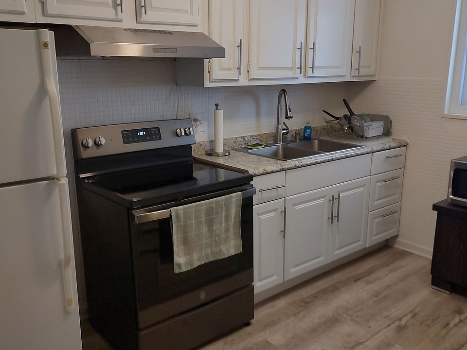 1st image of 7224 W Palatine Ave