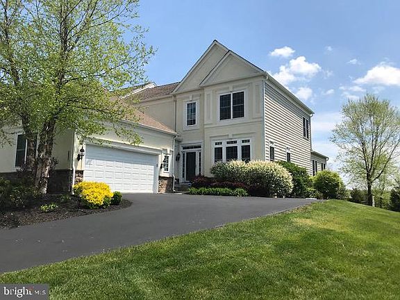 2nd image of 315 S Caldwell Cir
