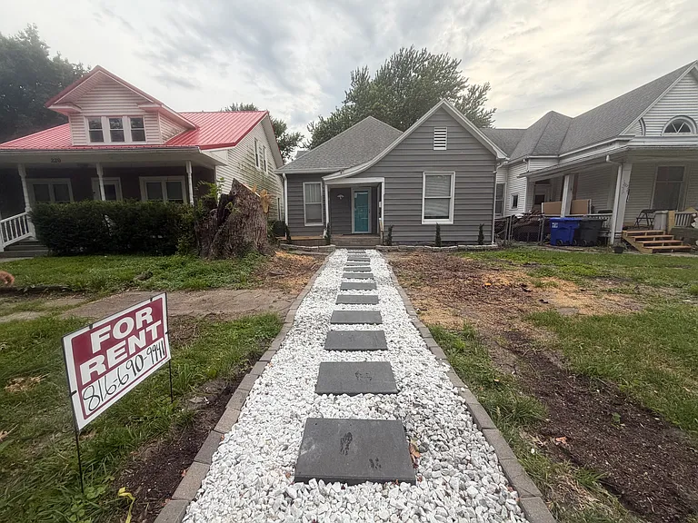 216 S Prospect Ave — Photo 1