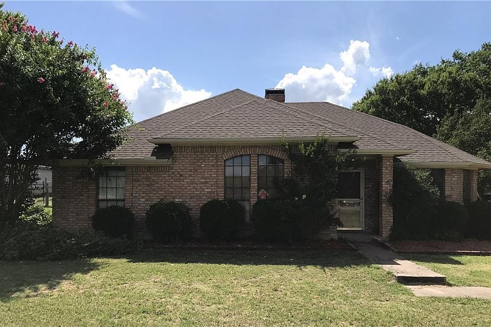 1st image of 206 Dickson Cir