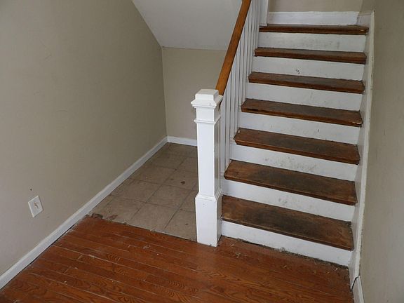 3rd image of 6 Dogwood Ln #6