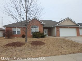 405 Golden Eagle Dr, Columbia, MO 65202