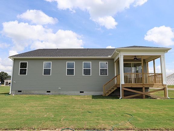 4th image of 17 Windward Pl