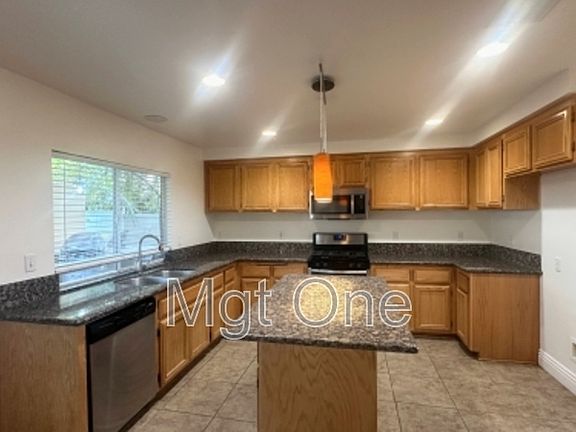 2nd image of 3140 Crestline Dr