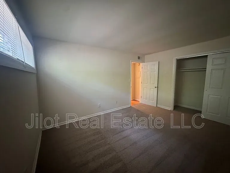 1445 Monroe Dr NE #C38 — Photo 11
