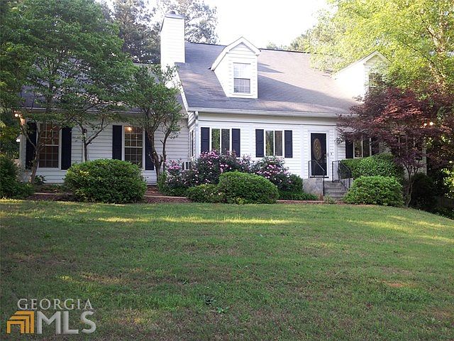 2nd image of 441 Holly Hills Ln