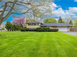 1 Gateway Rd, Rochester, NY 14624