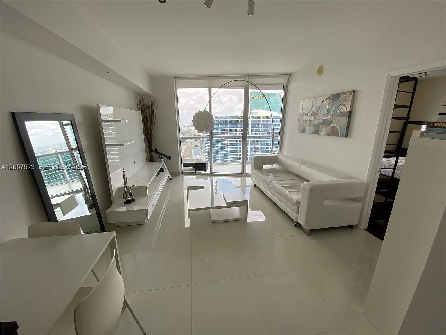 Iconbrickell Condo No 1 — Photo 2