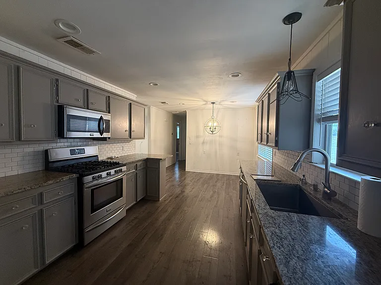 810 Jones Rd — Photo 6