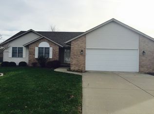1226 Oakbrook Ave, Chatham, IL 62629