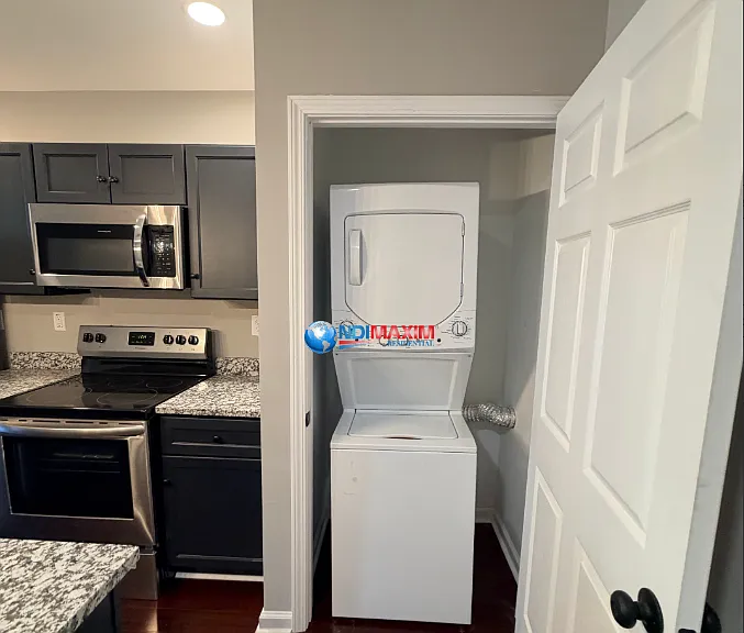 147 N Main St #B — Photo 10