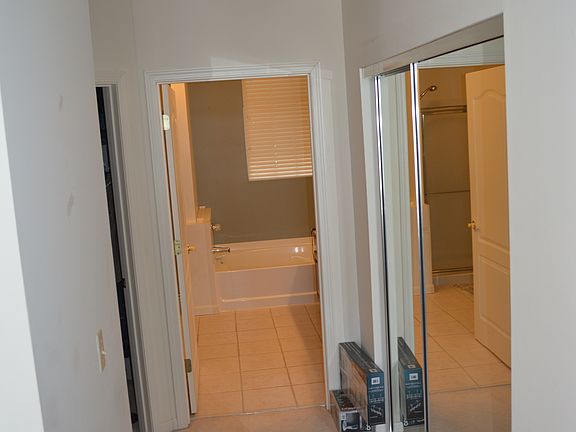 3rd image of 6717 Adena Cir