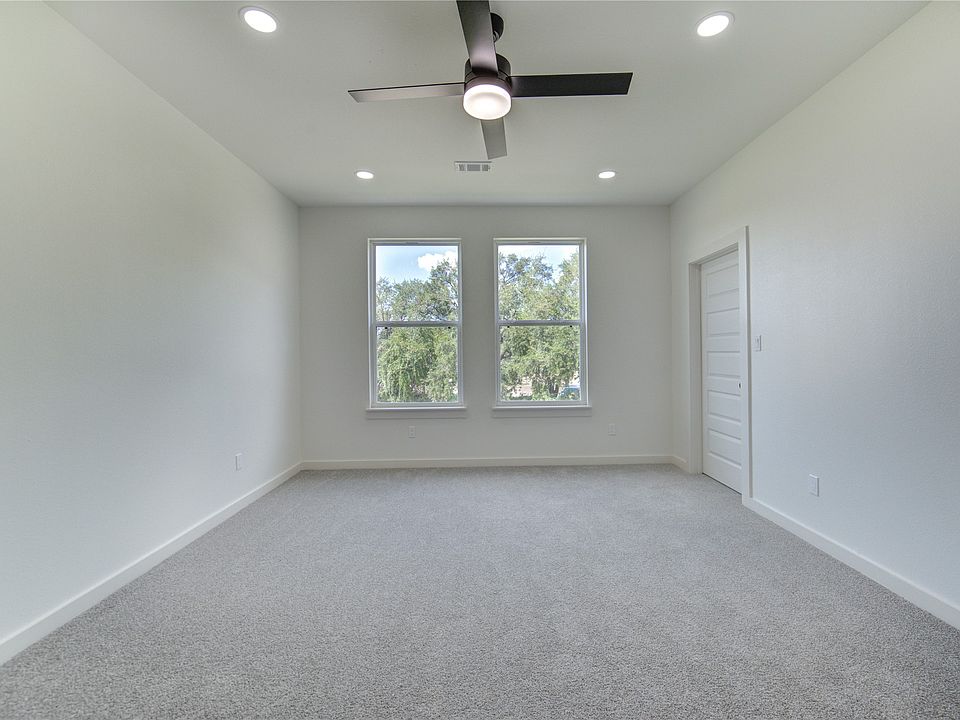 1st image of 2915 El Fenice Ln #2915
