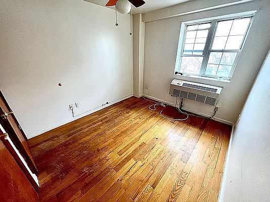 3rd image of 9114 175th St #4F