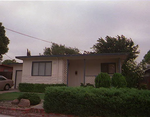 2816 Hilltop Dr photo 1