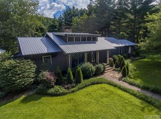 542 Hickory St, Highlands, NC 28741