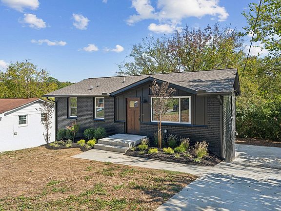 2nd image of 2629 Combs Dr