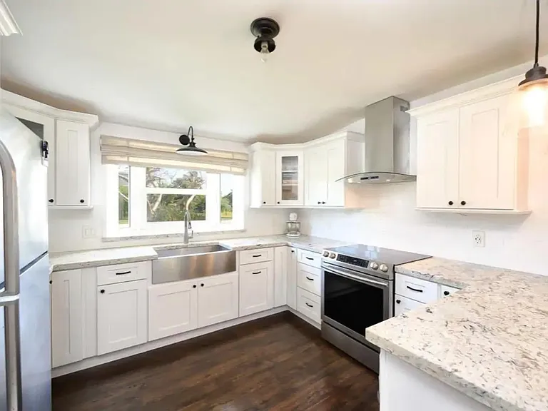 26 Bay Dr — Photo 9