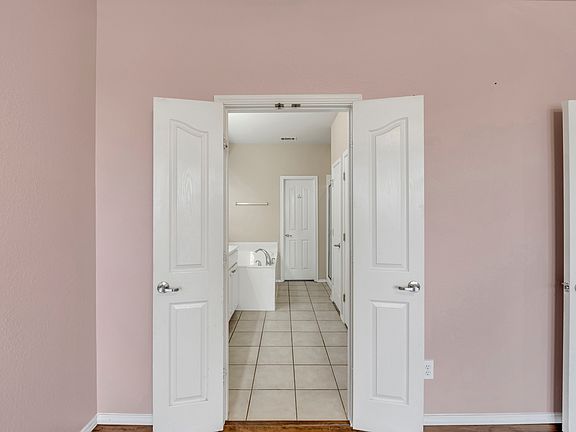4th image of 3805 Old Richwood Ln