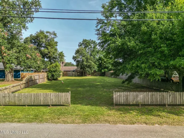 5011 Railroad St, Gulfport, MS 39507