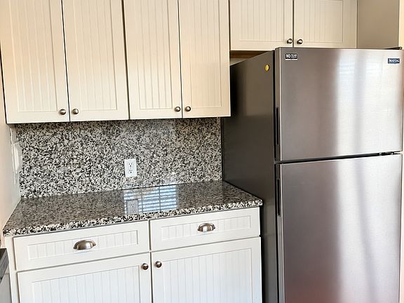5th image of 800 Old Springfield Ave APT 13