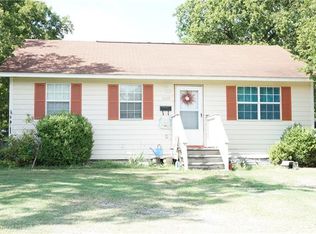 1006 S 5th St, Bonham, TX 75418