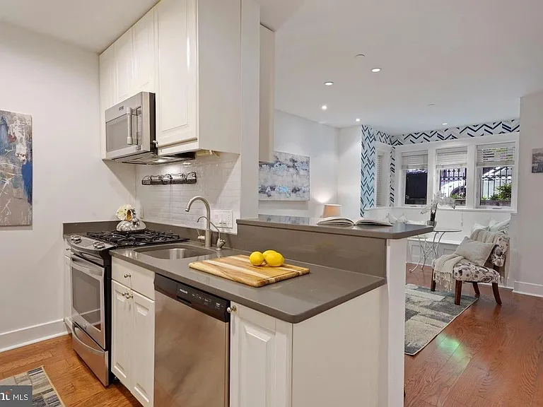 1439 W St NW #1 — Photo 6