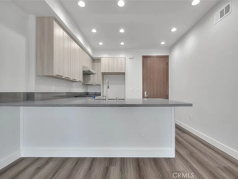 501 W Foothill Blvd #203 — Photo 6