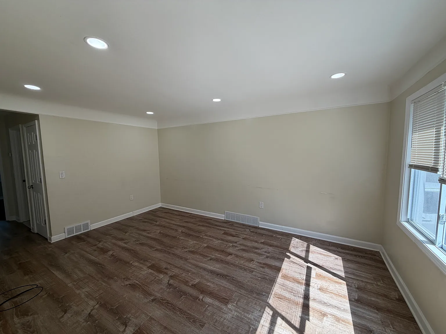 3 bed, 1065 sqft, $1,500 — Photo 2