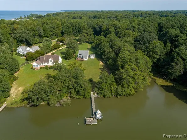 747 Blue Barn Rd, Wake, VA 23176