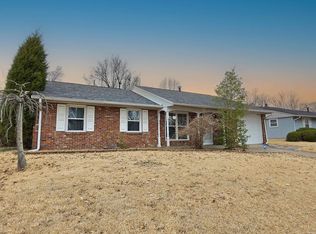 4710 Ridge Knoll Dr, Evansville, IN 47710